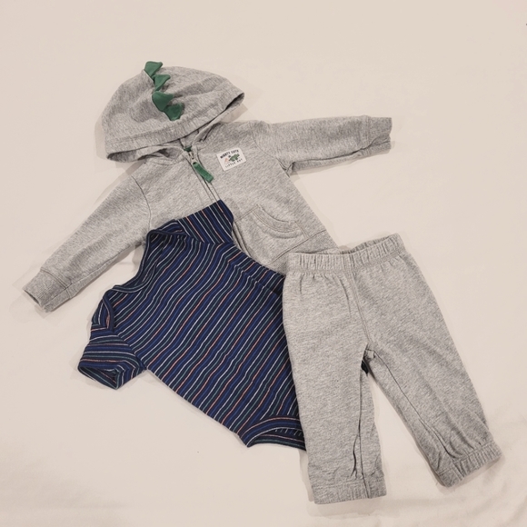 Carters Dino playsuit set 6 month - Picture 2 of 5
